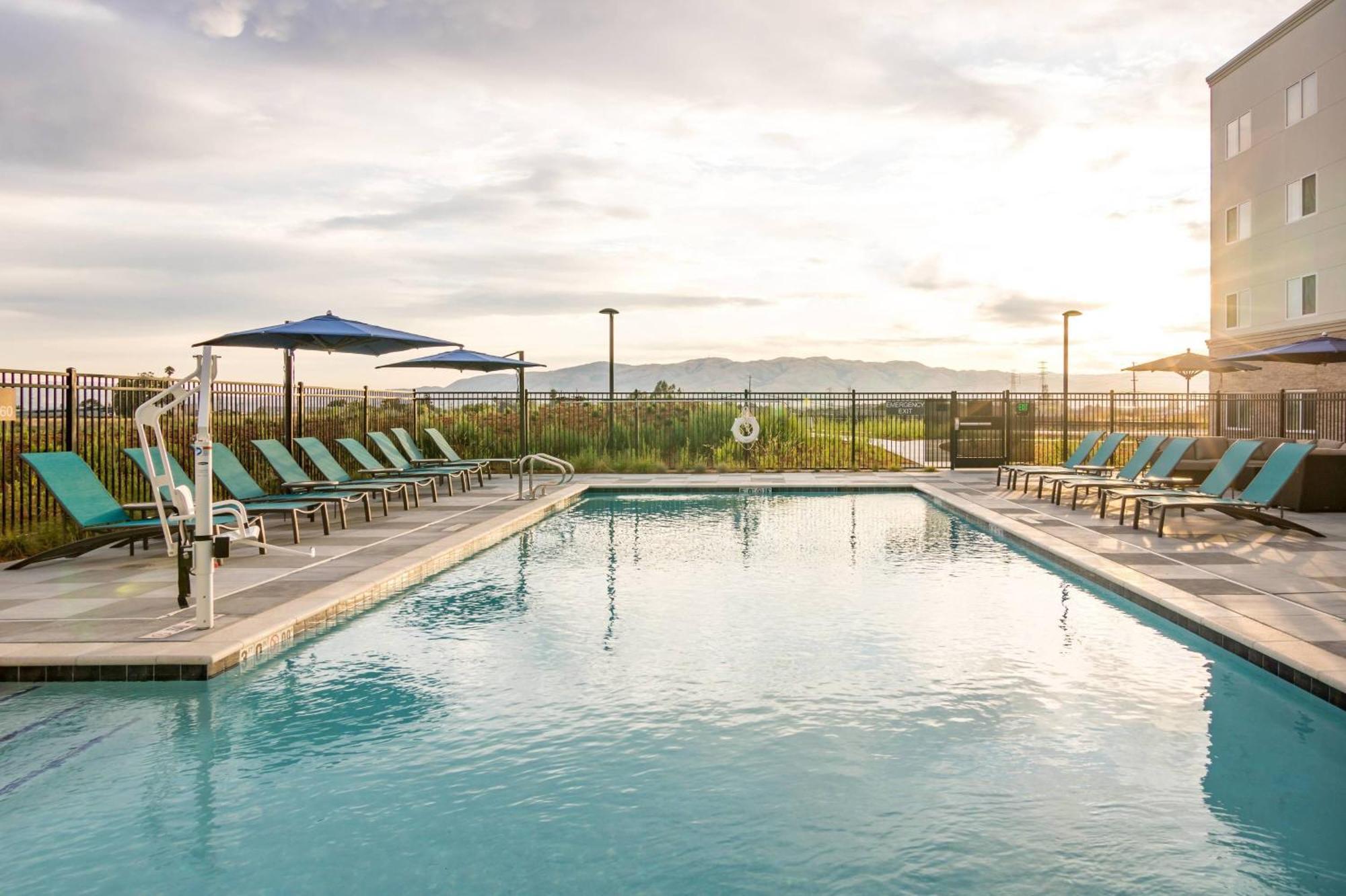 Fairfield Inn & Suites By Marriott San Jose North/Silicon Valley Zewnętrze zdjęcie